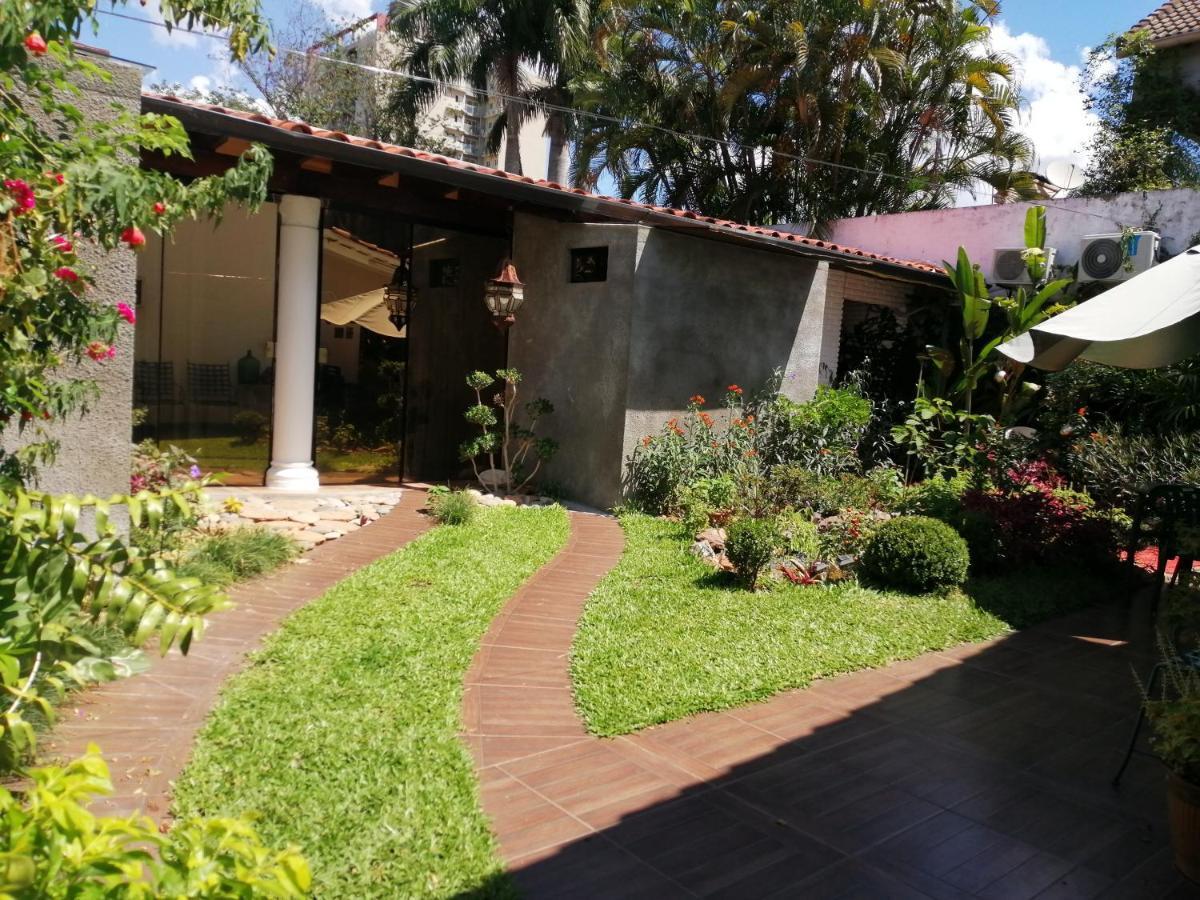 Granados Bed & Breakfast Asuncion Dış mekan fotoğraf
